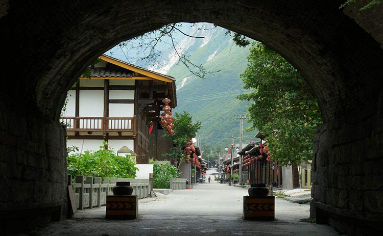 阿坝州松潘县藏家风情晚会场地电地暖安装案例