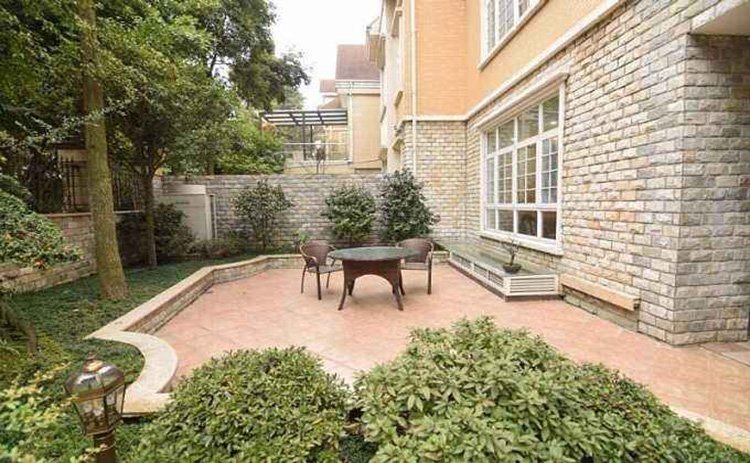 成都郫县后花园暗装暖气片安装案例